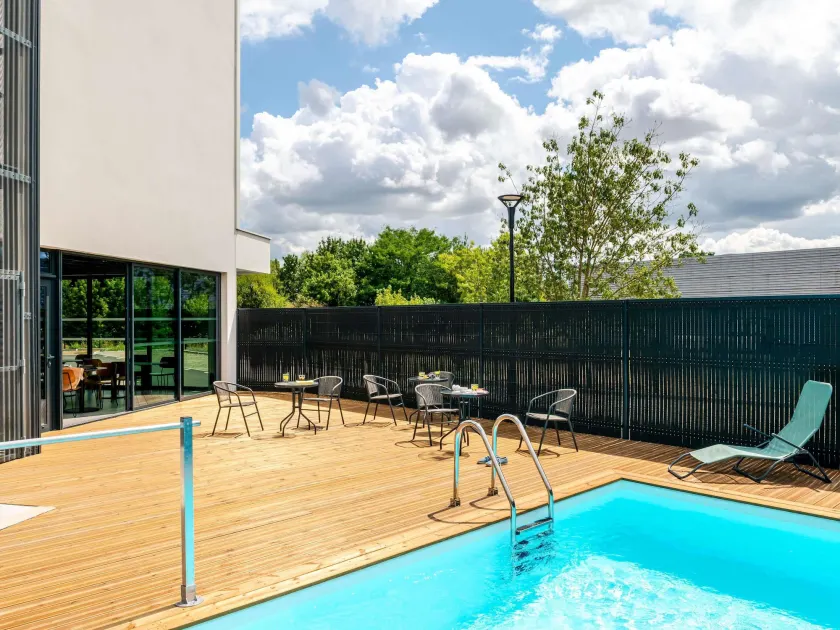 ibis Bordeaux Nord Carbon Blanc - Image 1