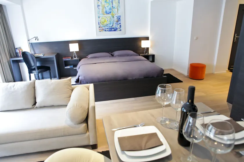 Flat Moliere - Image 1