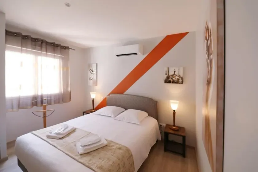 Le Porta 5 - Image 1