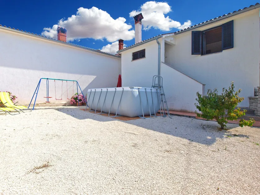 House Sandra 1430 - Image 1