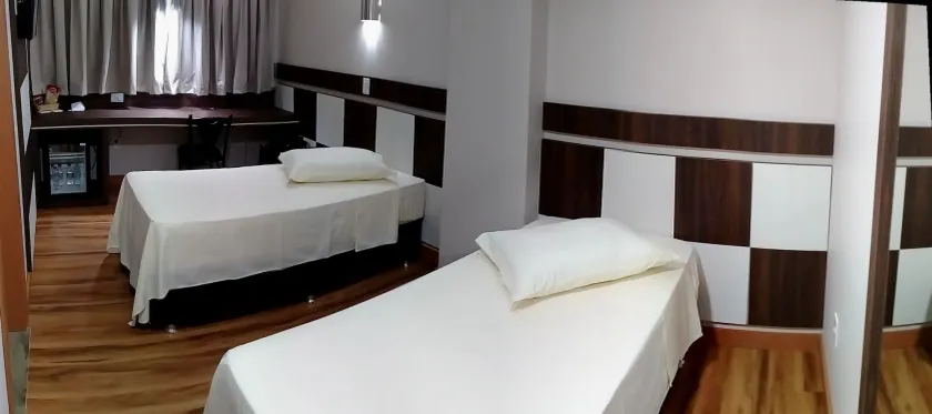 Hotel Maestro Executive Toledo - Image 1