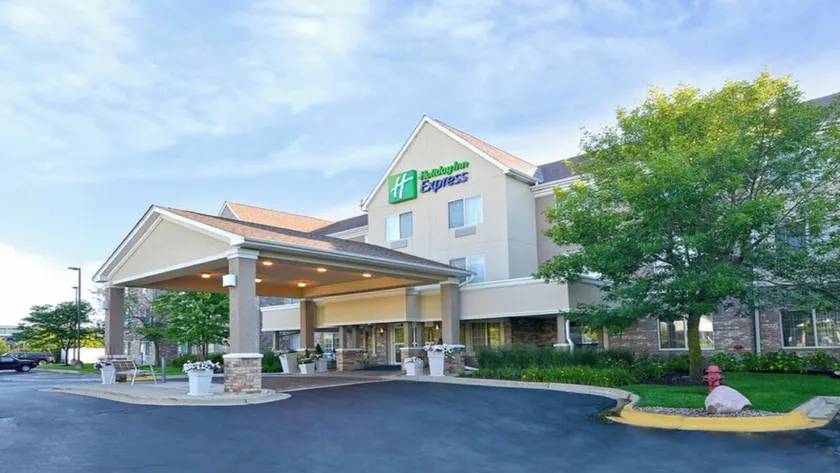 Holiday Inn Express & Suites Chicago Deerfield Lincolnshire by IHG - Image 1