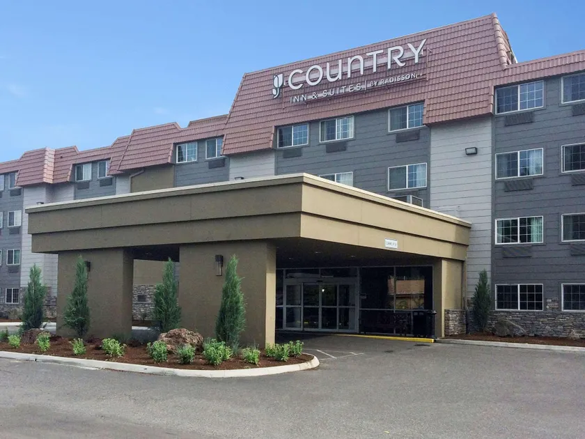 Country Inn & Suites by Radisson, Delta Park North Portland - Image 1