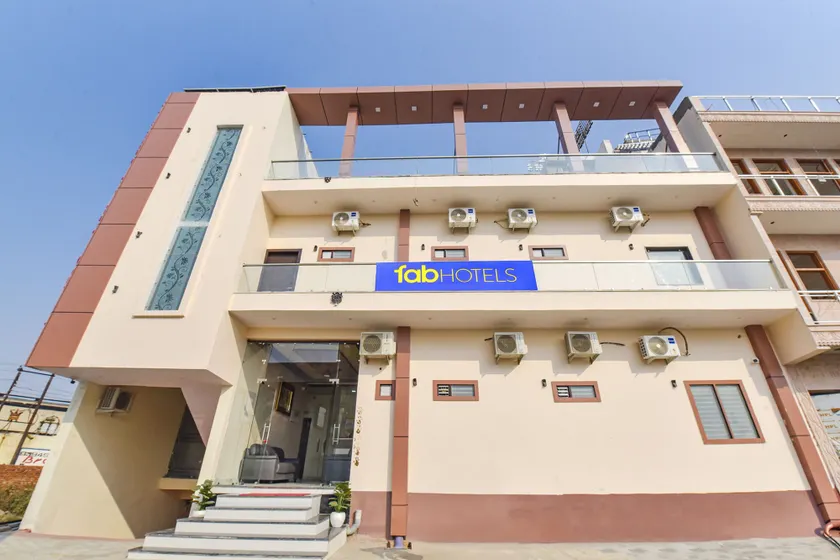 Hotel RK Residency Near,Prem mandir,Keli kunj & Bankey bihari Budget hotel in vrindavan - Image 1