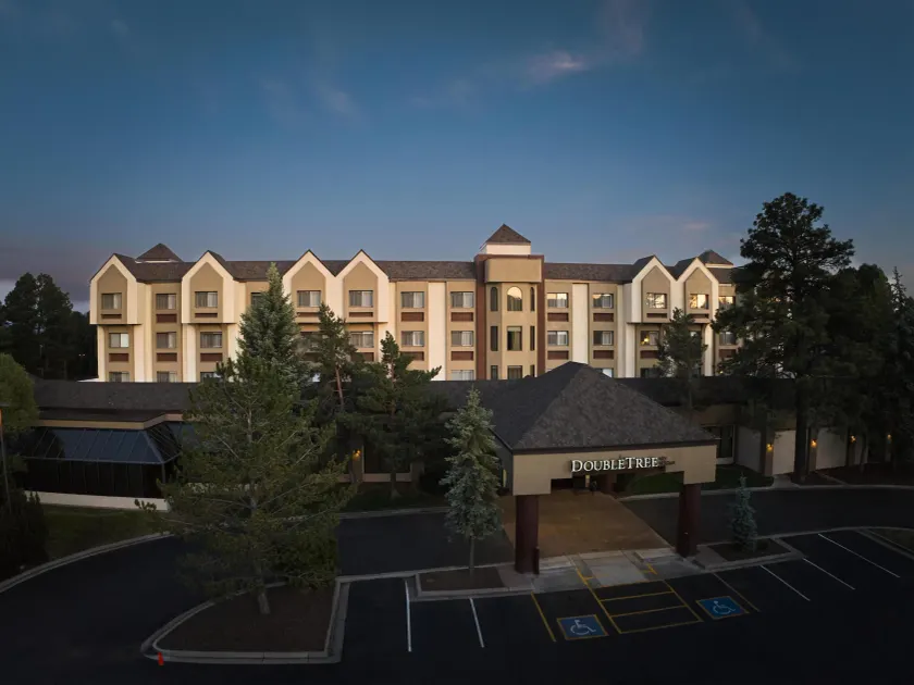 DoubleTree by Hilton Hotel Flagstaff - Image 1