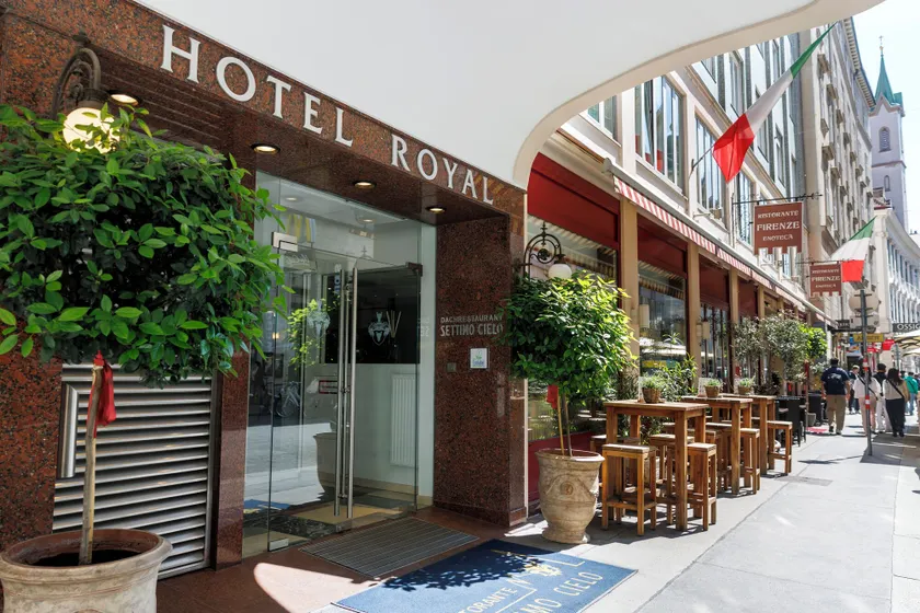 Hotel Royal - Image 1