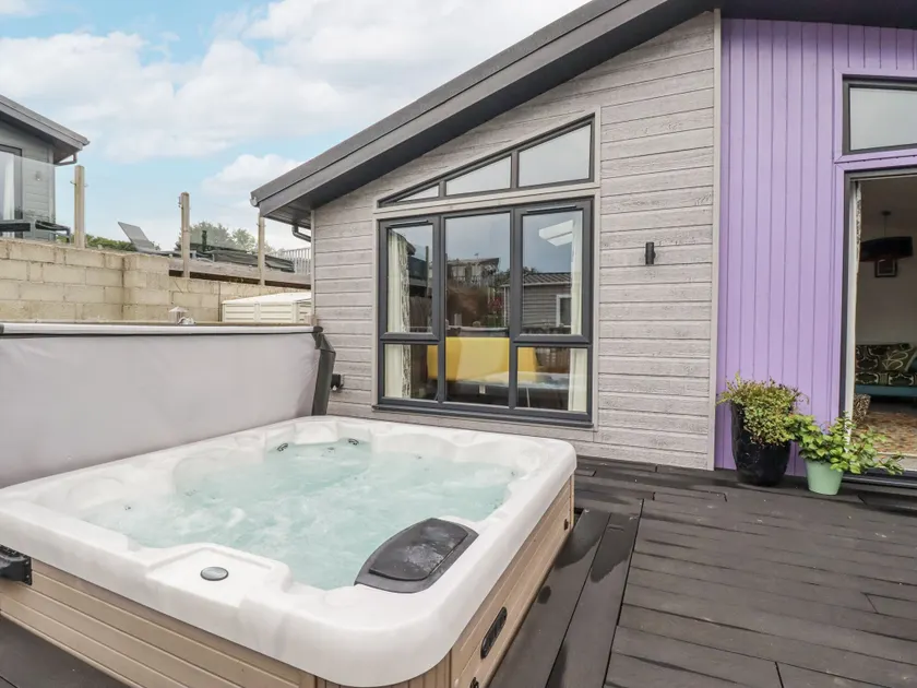 Minack Lodge - Image 1