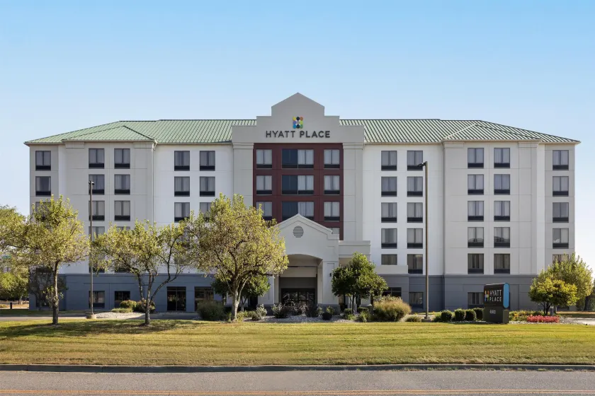 Hyatt Place Detroit/Utica - Image 1