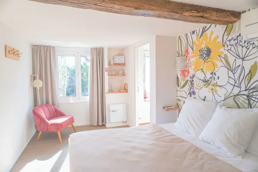 Bed & breakfast avec sauna, piscine et jardin | Vue jardin - Image 1