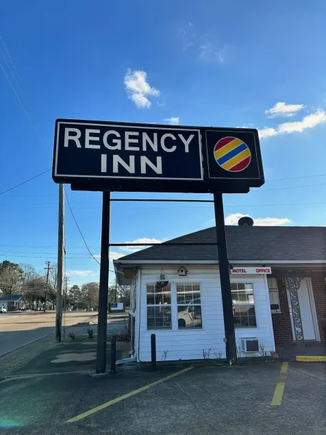 Regency Inn - Image 1
