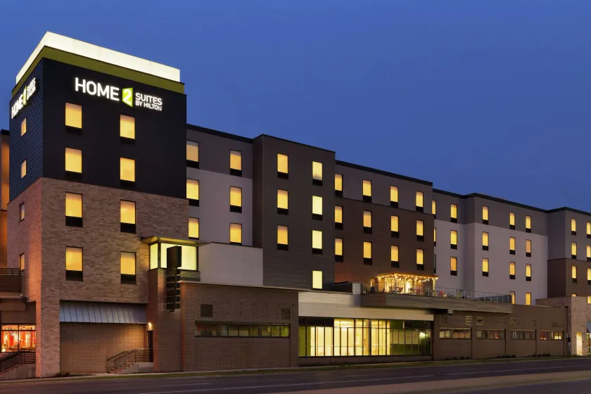 Home2 Suites by Hilton Minneapolis Bloomington - Image 1