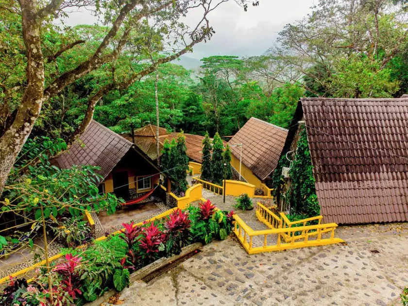 Hotel Refugio Cariguana - Image 1