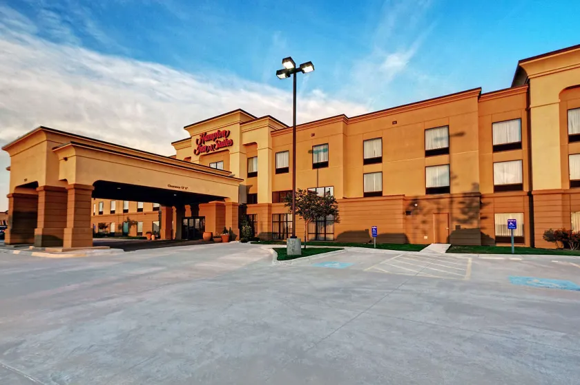 Hampton Inn Suites Altus - Image 1