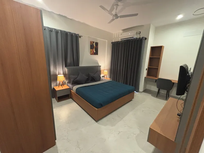 Housr 36 Studio Rooms Bangalore Near Leela Palace - Image 1