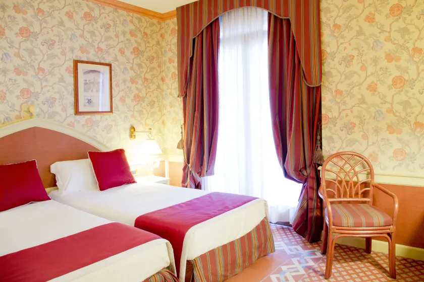 Hotel Milano Regency - Image 1