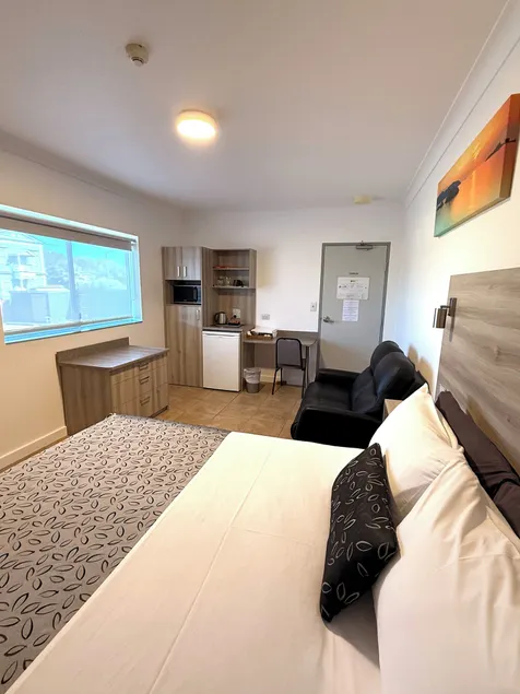 Childers Oasis Motel - Image 1