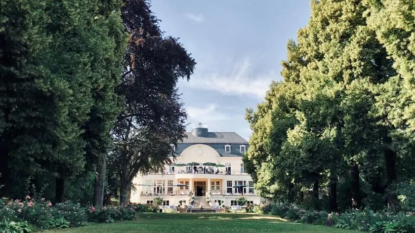 Hotel Schloss Teutschenthal - Image 1