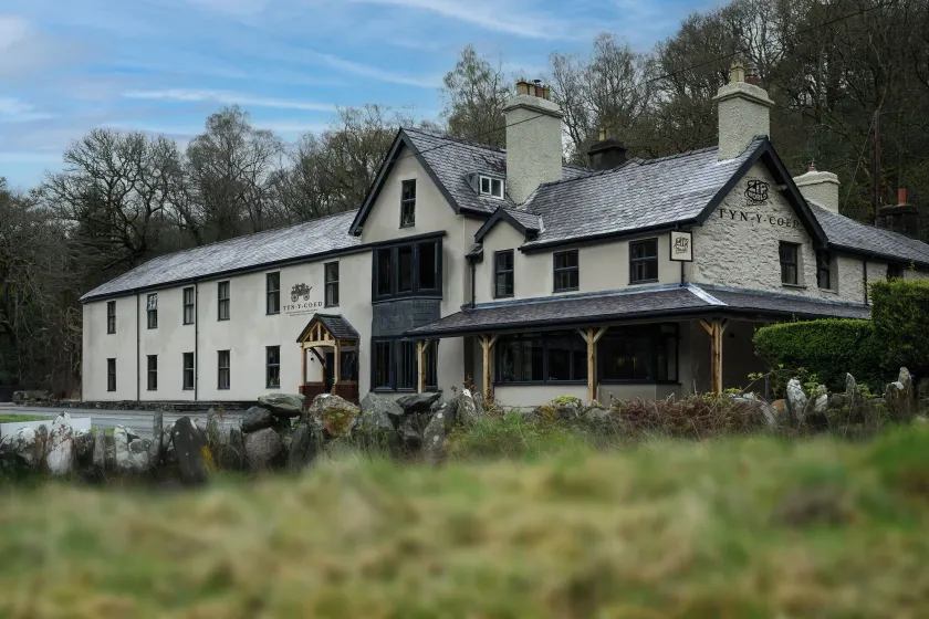Tyn-y-Coed Inn - Image 1
