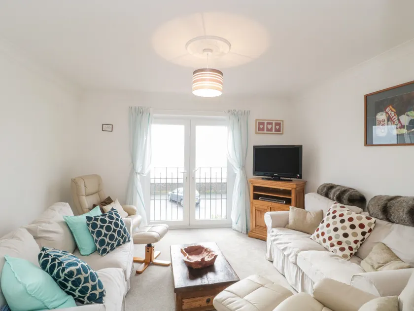 14 Lyme Mews - Image 1