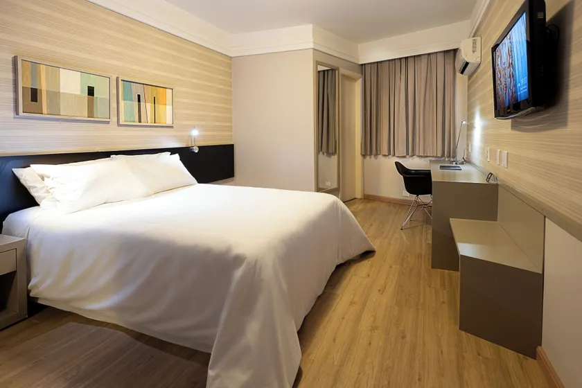 Momax Hotel - Image 1