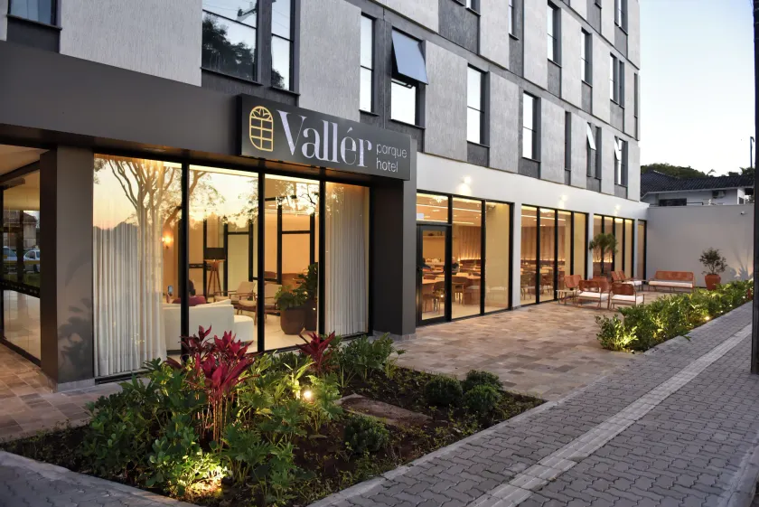 Vallér Parque Hotel Executive - Image 1