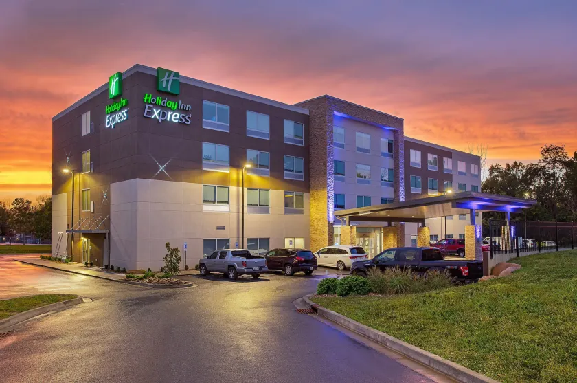 Holiday Inn Express Williamsburg by IHG - Image 1