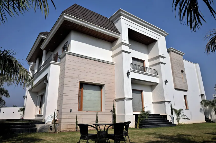 FLORENTINO The Luxury Villa - Image 1