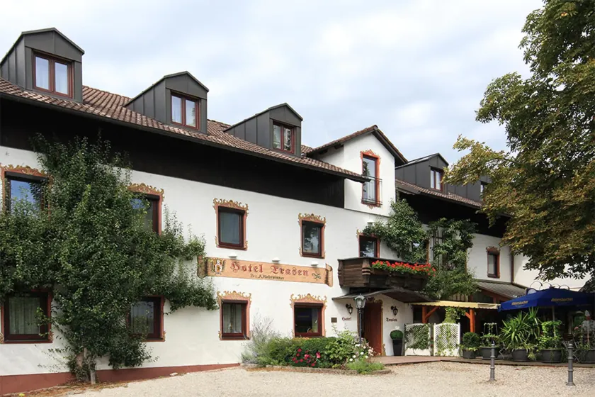 Hotel Trasen - Image 1