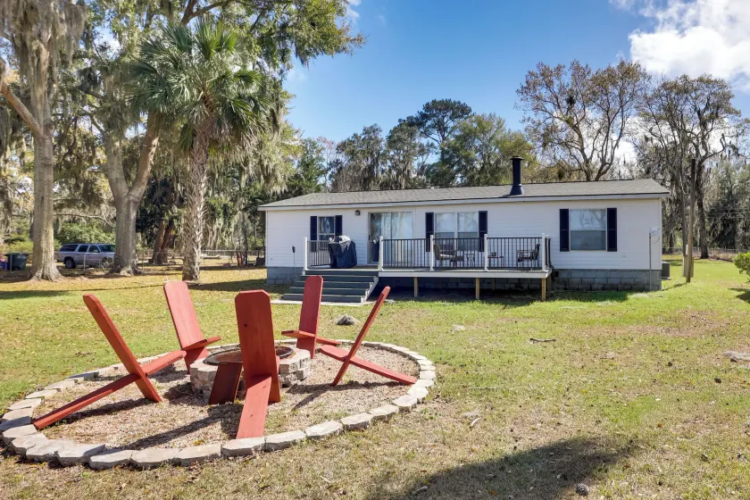 Cast & Relax! Peaceful Lake House in Midway - Image 1