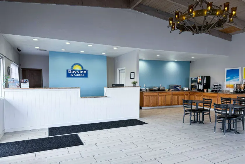 Days Inn & Suites by Wyndham Santa Rosa, NM - Image 1