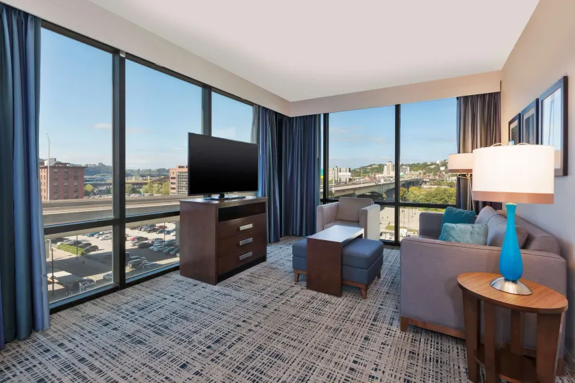 Homewood Suites by Hilton Pittsburgh Downtown - Image 1