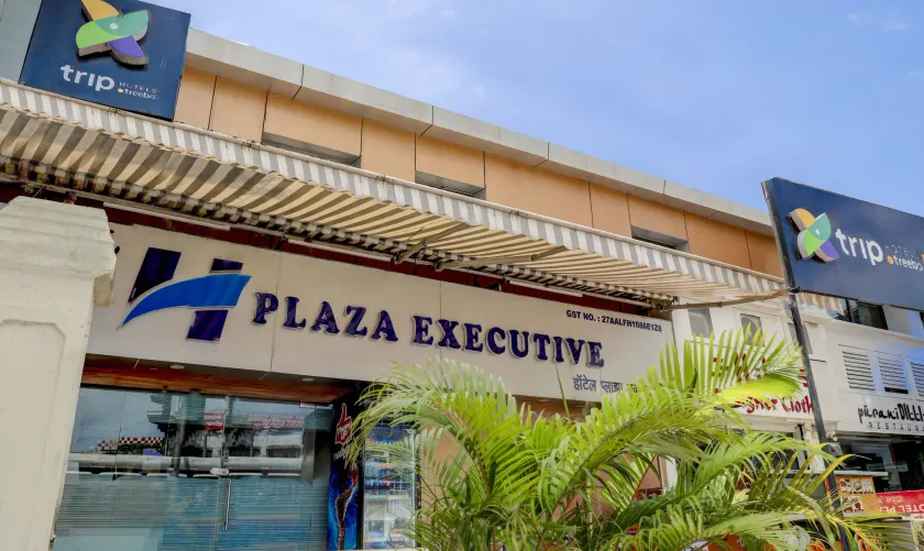 Hotel Plaza Executive Kurla - Image 1
