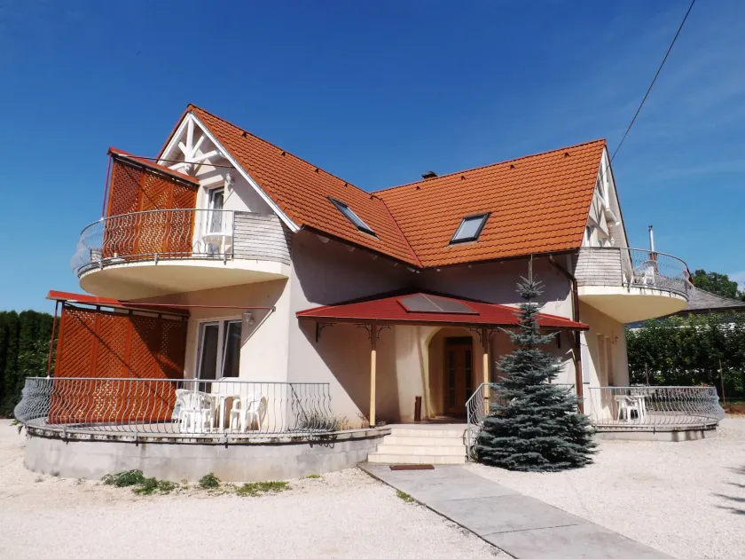 Klassz Apartmanház - Image 1