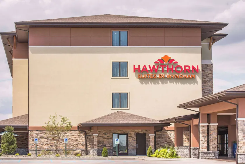 Hawthorn Extended Stay by Wyndham Saint Clairsville - Image 1