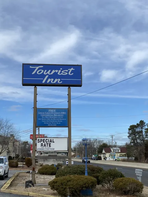 Tourist Inn - Image 1