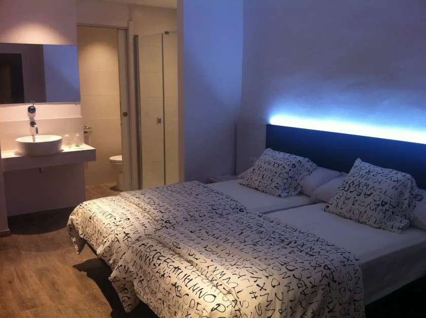 Hostal Ribas - Image 1