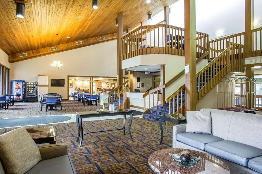 Howard Johnson by Wyndham Merrillville - Image 1