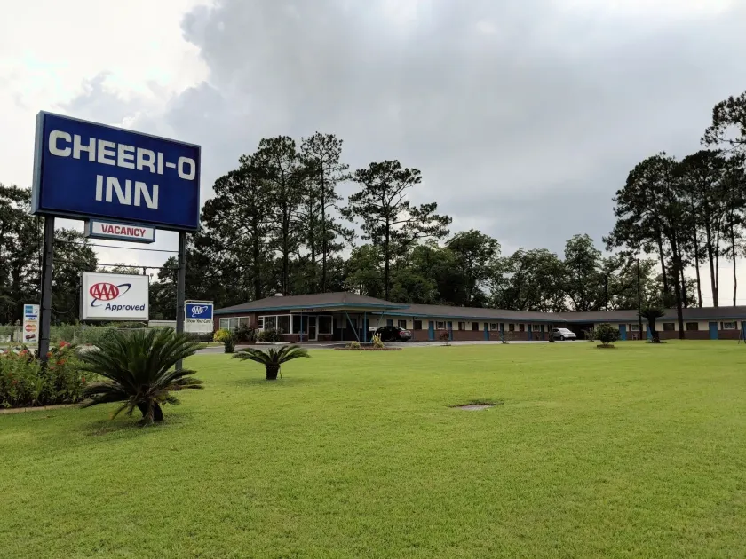 Cheerio Inn - Glennville - Image 1