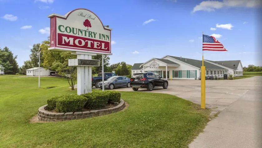Red Bud Country Inn - Image 1