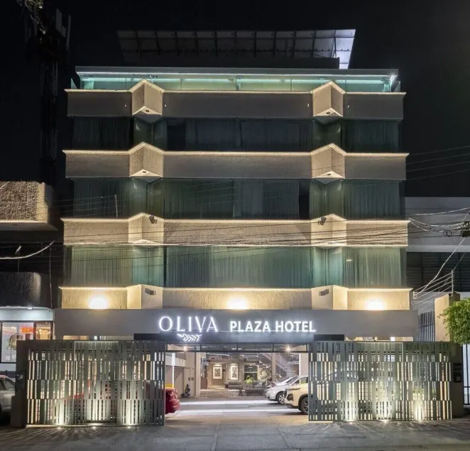 Oliva Plaza Hotel - Image 1