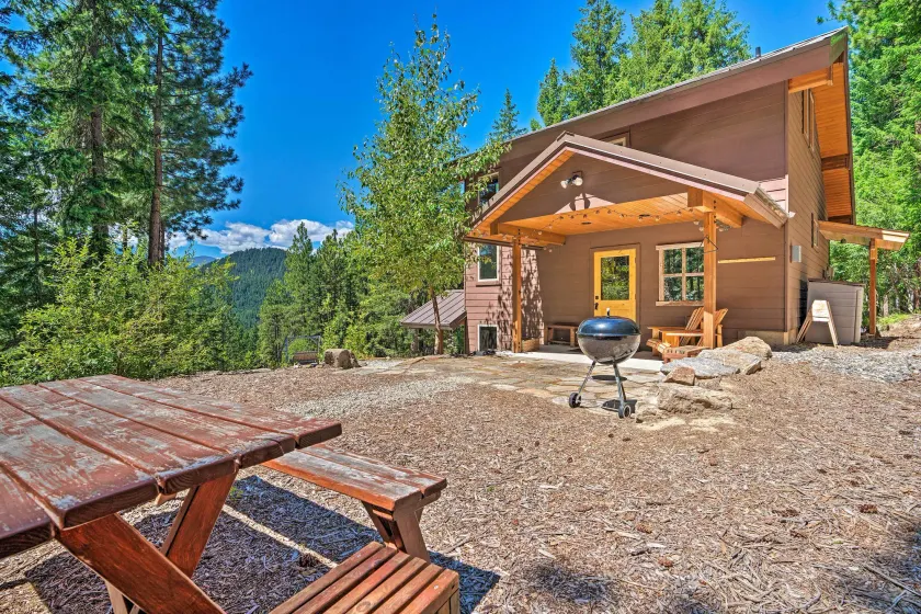 Private Leavenworth Cabin w/ Mtn Views & Fire Pit - Image 1