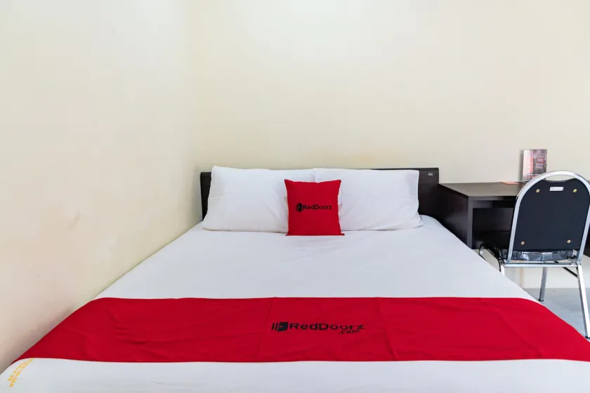 RedDoorz Syariah near Jalan A Yani KM 8 Citraland - Image 1