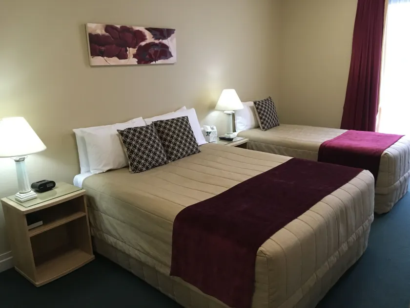 Motel On York - Image 1