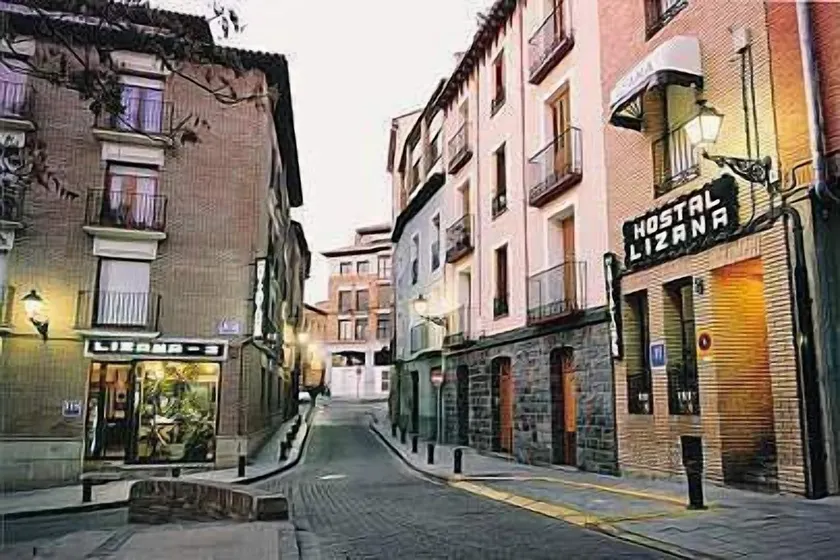 Hostal Lizana 2 - Image 1