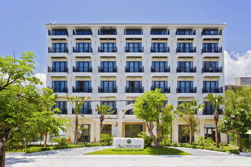 Ally Beach Boutique Hotel Hoian - Image 1