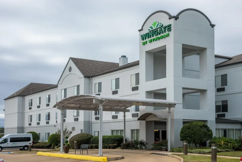 Wingate by Wyndham Shreveport Airport - Image 1