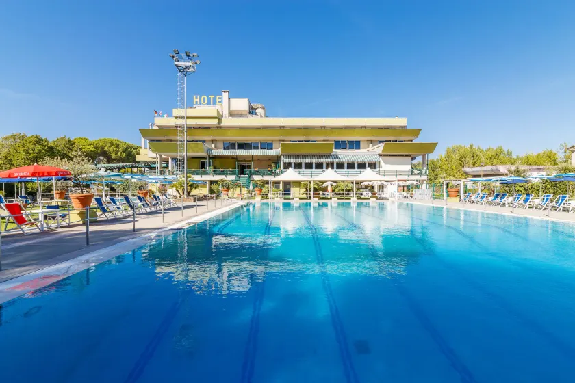Hotel Country Club - Image 1
