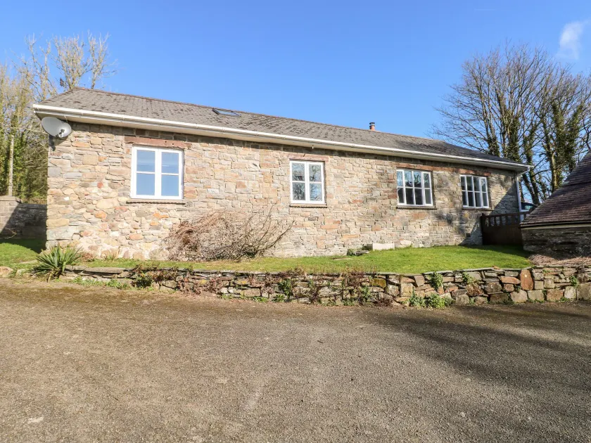 Llety'r Llwynog - Image 1