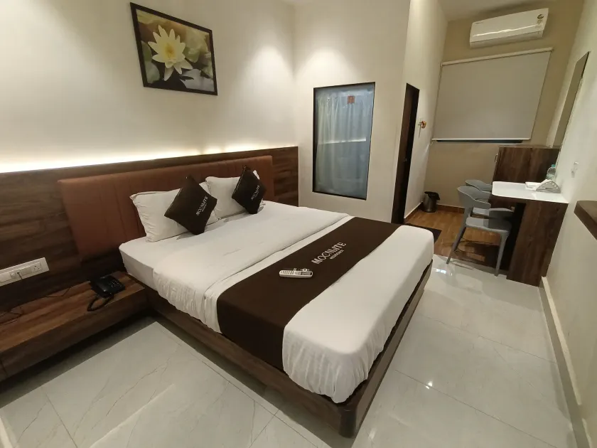 Hotel Moon Lite Residency Marve Malad - Image 1