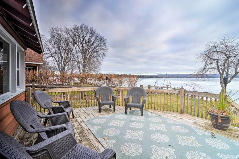 Pickerel Lake Retreat w/ Grill, 15 Mi to Ski! - Image 1